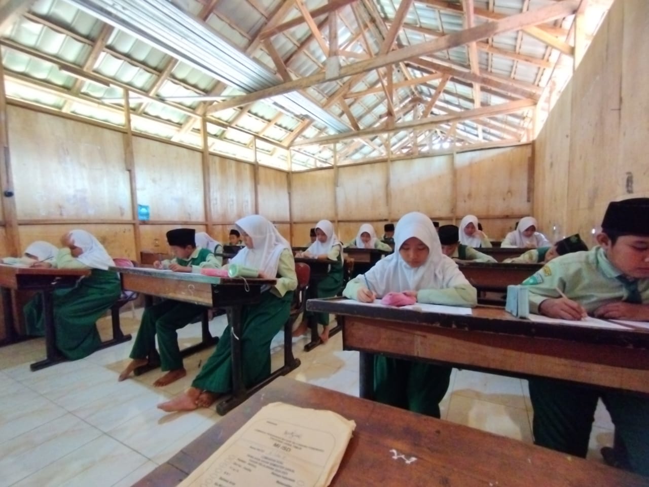 Kegiatan Penilaian Akhir semster Ganjil Mi Ma'arif As Salam Sooko 